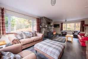Smart TV, table tennis - Riverside Family Lodge Sleeps 12 (Silverbridge)
