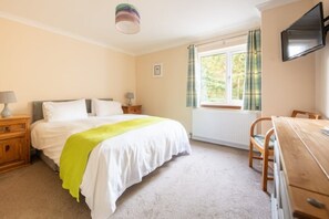 6 dormitorios, tabla de planchar con plancha, wifi gratis y ropa de cama