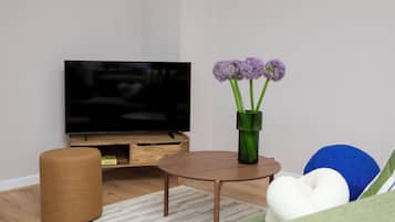 Deluxe Apartment | 1 bedroom, iron/ironing board, free WiFi, bed sheets
