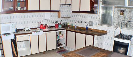 Fridge, microwave, oven, blender