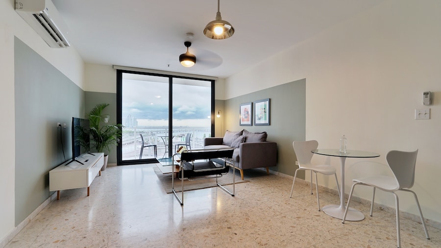 La Moderna by Wynwood House