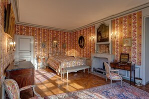 6 bedrooms, iron/ironing board, WiFi, bed sheets - Chateau en Normandie Avec Piscine/tennis à Proximité des Plages du Débarquement (Fontenay-sur-Mer)