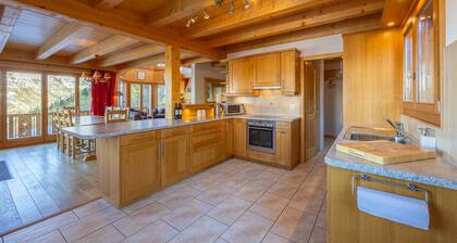 Chalet Vansamis, views & sauna