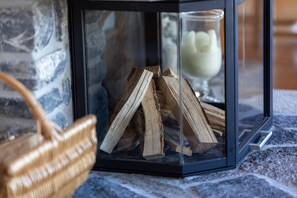 Interior detail - Chalet Vansamis, views & sauna (Haute-Nendaz)