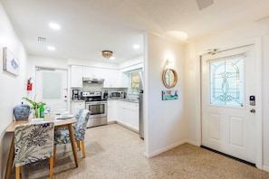 Fridge, microwave, coffee/tea maker - Barefoot Mermaid 2, steps to the beach (Anna Maria)