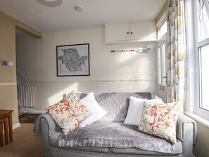 Cottage | Living area