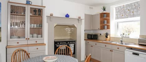 Cottage | Interior