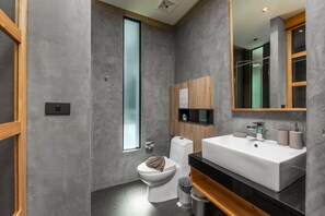 Studio | Bilik Mandi | Tuala disediakan 