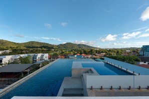 Kolam renang terbuka 