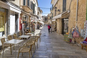 Outdoor dining - Flat in the old town of Alcudia (Alcudia)
