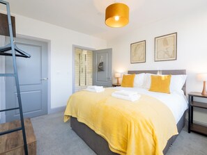 2 bedrooms, iron/ironing board, free WiFi, bed sheets - Stunning 2 bed retreat in the heart of Bath - Pass the Keys (Bath)