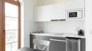 Micro-ondes, lave-vaisselle, grille-pain