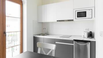 Microondas, lavavajillas y tostadora