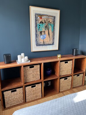 3 habitaciones, tabla de planchar con plancha, wifi y ropa de cama 