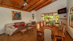 Interior - Espectacular Eco-villa Kikillo en Costa Rica (San Isidro)