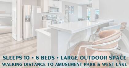 Okoboji BLUEtiful Cottage off Arnolds Park Amusement Park