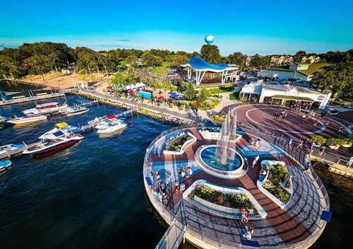 Okoboji BLUEtiful Cottage off Arnolds Park Amusement Park