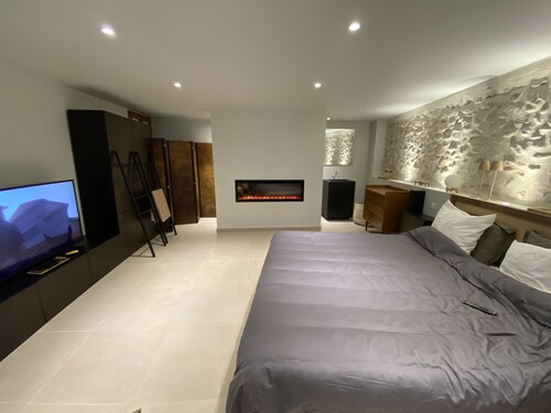 Suite Provencale DE 50m² Entièrement Refait à Neuf