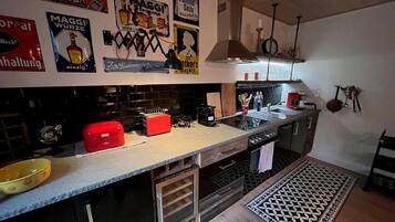 Kühlschrank, Ofen, Herdplatte, Geschirrspüler