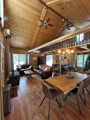 Smart-TV, DVD-Player, Bücher