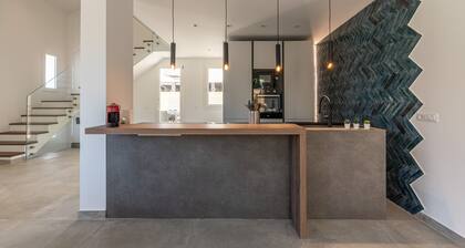 Villa alla Baia dei Sette Emiri