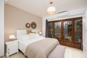 4 habitaciones, tabla de planchar con plancha, wifi y ropa de cama