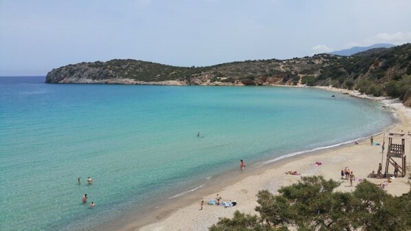 Beach - Pool and seaviews New 3bed 3bath apt 6-10 people (Anissaras Parodos Smyrnis)