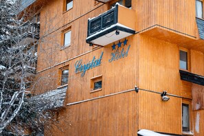 Exterior - Crystal Hôtel Courchevel (Courchevel)