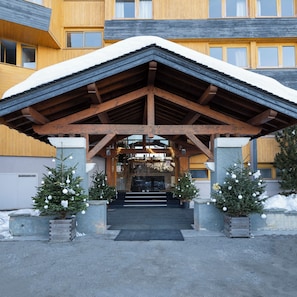 Property entrance - Crystal Hôtel Courchevel (Courchevel)