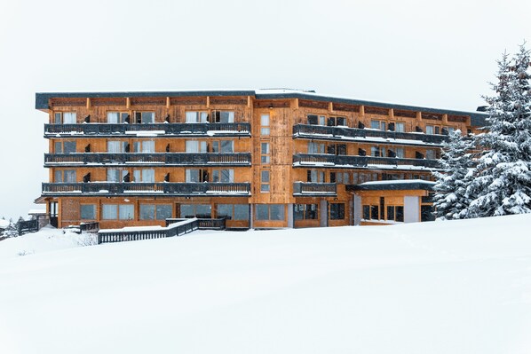 Exterior - Crystal Hôtel Courchevel (Courchevel)