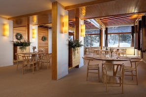 Daily buffet breakfast (EUR 30 per person) - Crystal Hôtel Courchevel (Courchevel)