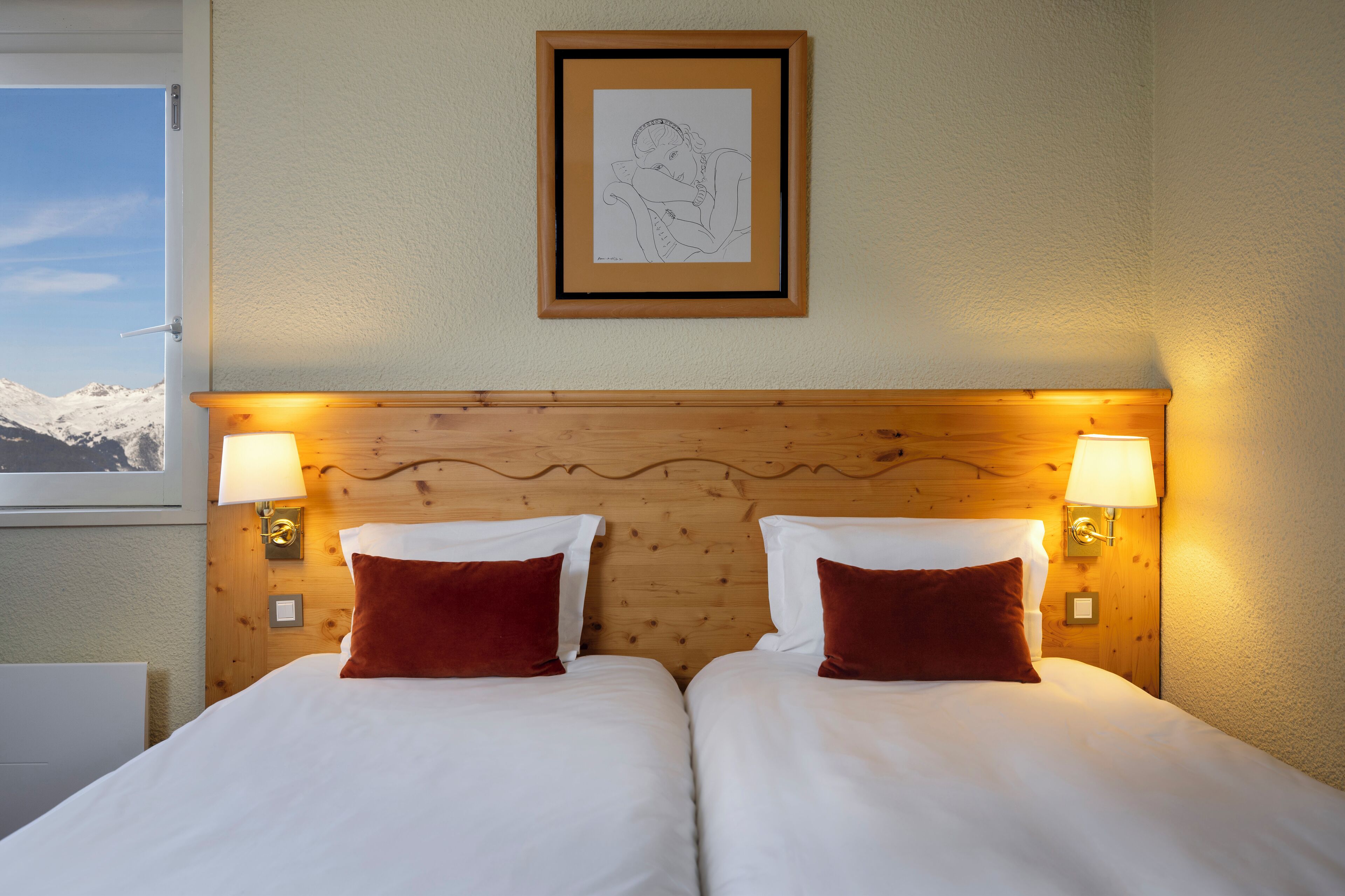 Blackout curtains, free WiFi, bed sheets