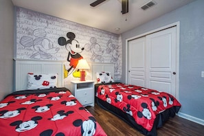 6 bedrooms, iron/ironing board, free WiFi, bed sheets - Casey's Corner, your Island retreat for relaxation and fun (Kissimmee)