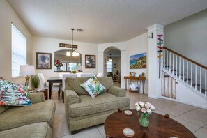 Smart TV, table football, computer monitors, printers - Casey's Corner, your Island retreat for relaxation and fun (Kissimmee)