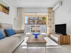 TV - Erisa 1, 68 - Terrace, Swimming Pool, Parking, Second line of beach. 1 bedroom (Torremolinos)