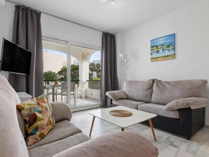 TV - Erisa 2, 25 - Terrace, Swimming Pool, Parking, Second line of beach. 2 bedrooms (Torremolinos)