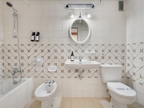 Hair dryer, towels, shampoo - Duquesa 506 - 2 Terraces with Sea Views, Swimming pool, Parking (Torremolinos)