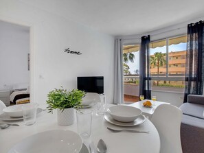 1 bedroom, iron/ironing board, Internet, bed sheets - Vistamarina 210B - Terrace, Pool, 300m from the beach (Torremolinos)