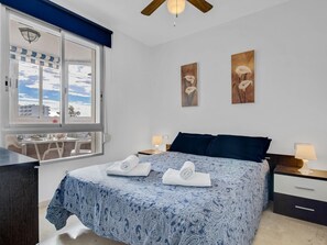 1 bedroom, iron/ironing board, WiFi, bed sheets - Vistamarina 405B - Terrace, Swimming Pool, 300m from beach (Torremolinos)