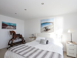3 quartos, Wi-Fi de cortesia, individualmente decorados