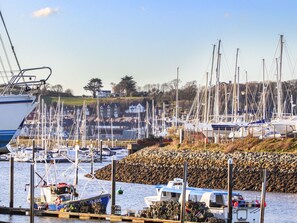 Marina - 21 Min Y Mor (Pwllheli)