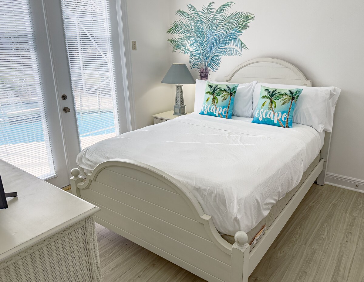 Photo 40 of Private Pool, Walk to Beach, Free Fun Package Sleeps 10 Pet Friendly