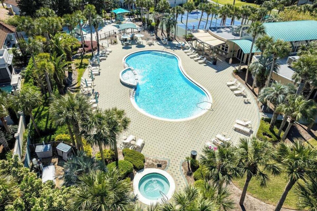 Photo 10 of Private Pool, Walk to Beach, Free Fun Package Sleeps 10 Pet Friendly