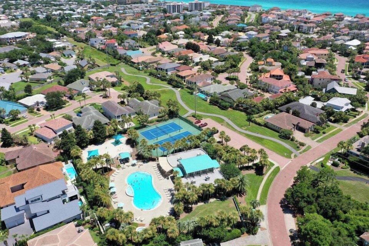 Photo 9 of Private Pool, Walk to Beach, Free Fun Package Sleeps 10 Pet Friendly