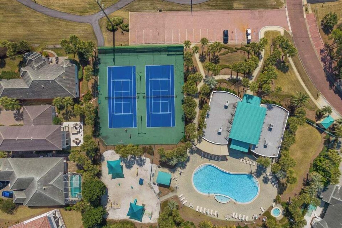 Photo 7 of Private Pool, Walk to Beach, Free Fun Package Sleeps 10 Pet Friendly