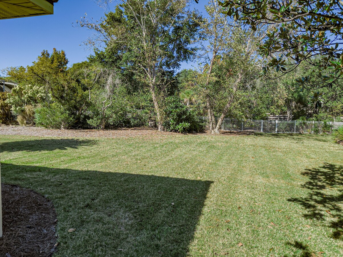 Photo 18 of Private Pool, Walk to Beach, Free Fun Package Sleeps 10 Pet Friendly
