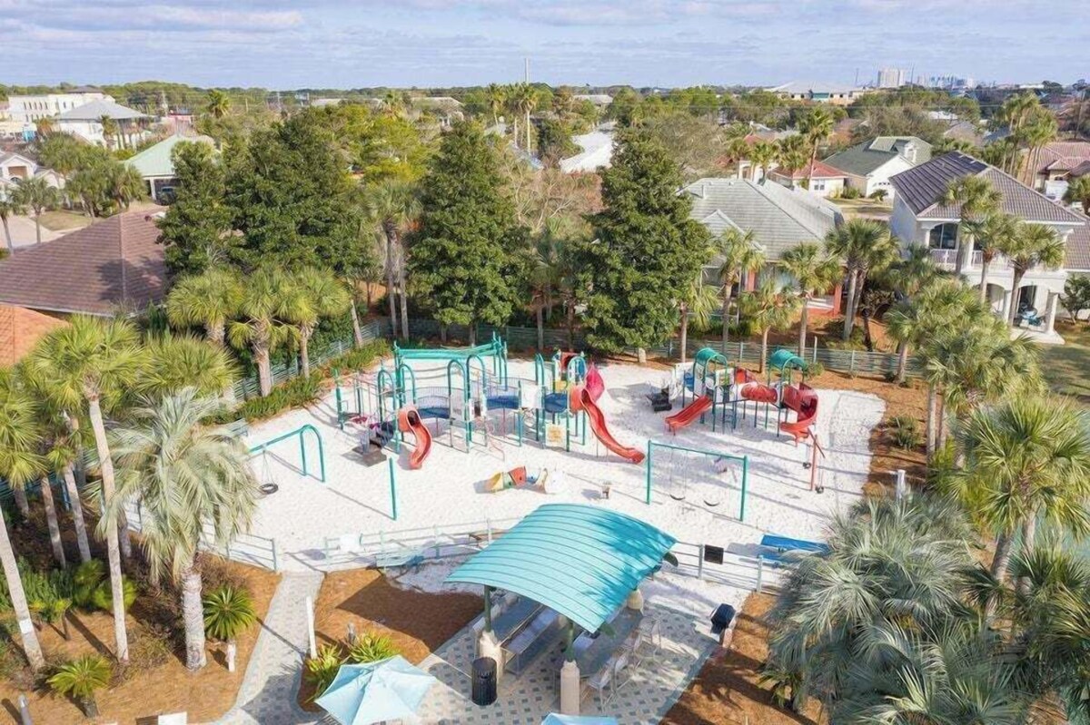 Photo 8 of Private Pool, Walk to Beach, Free Fun Package Sleeps 10 Pet Friendly