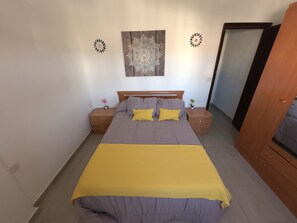 2 bedrooms, WiFi, bed sheets - Encantador Apartamento para 3 en Ronda centro - Terraza, aceptamos mascotas.

 (Ronda)