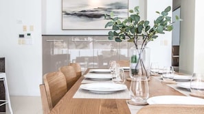 Dining - Elliston House (Kingscliff)