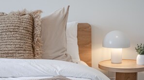 4 chambres, bureau, accès au Wi-Fi (inclus), literie fournie